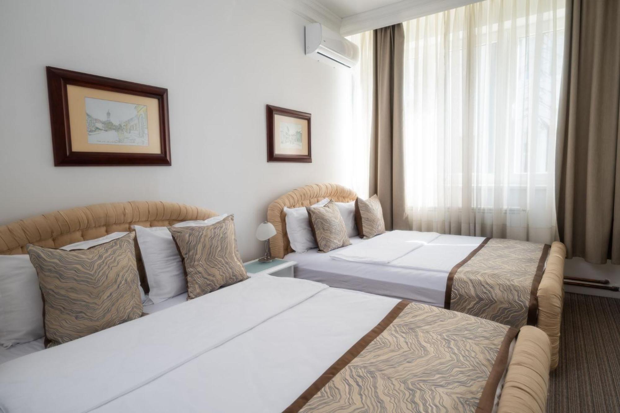 Hotel Mio City Kula Extérieur photo