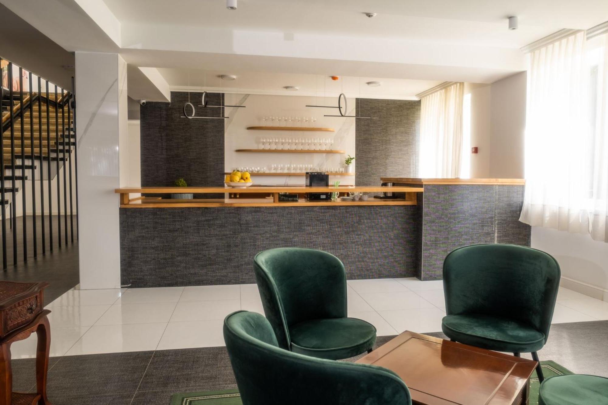 Hotel Mio City Kula Extérieur photo