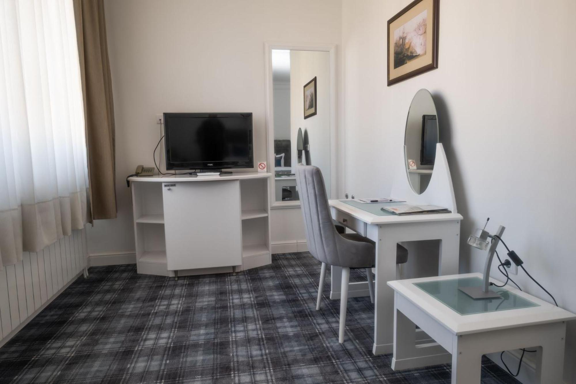 Hotel Mio City Kula Extérieur photo