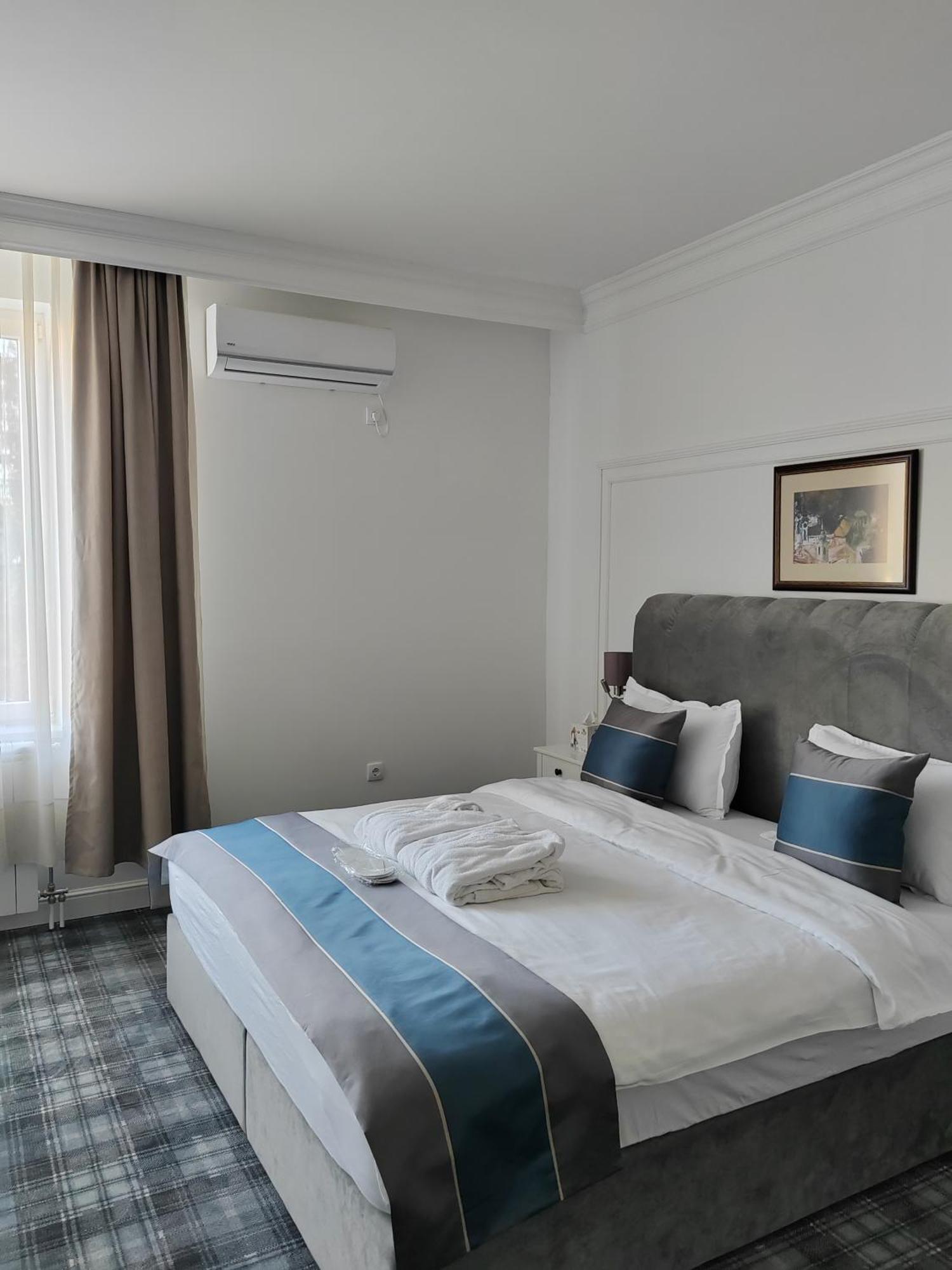 Hotel Mio City Kula Extérieur photo